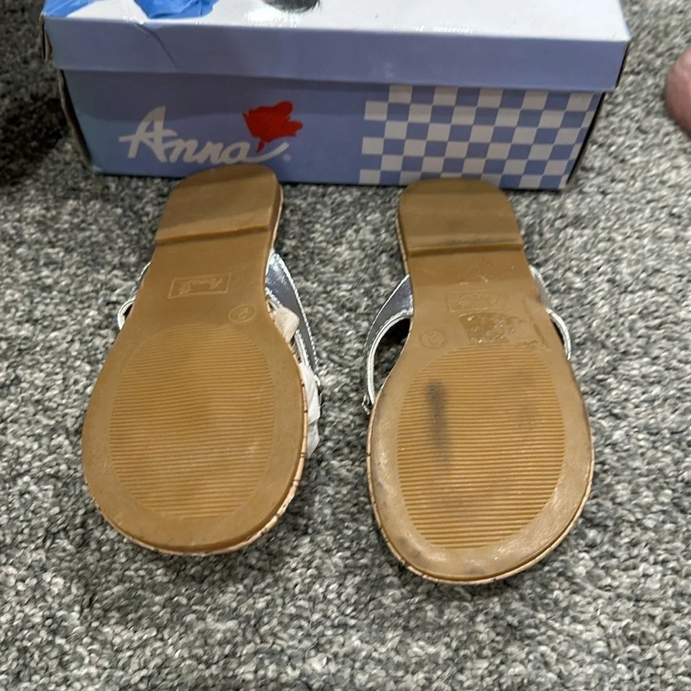 Anna silver sandal. Size 2 girls